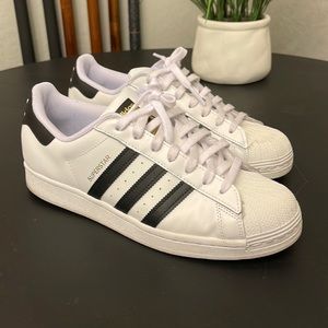 White adidas superstar size 9.5